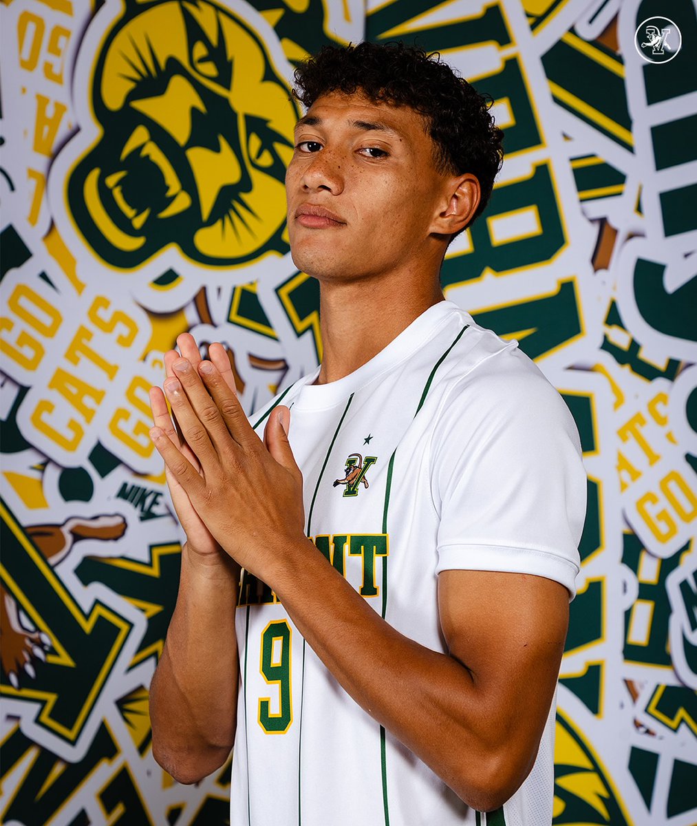 Ready to defend the ⭐️

#NCAASoccer x 📸 <a href="/UVMmsoccer/">UVM Men's Soccer</a>