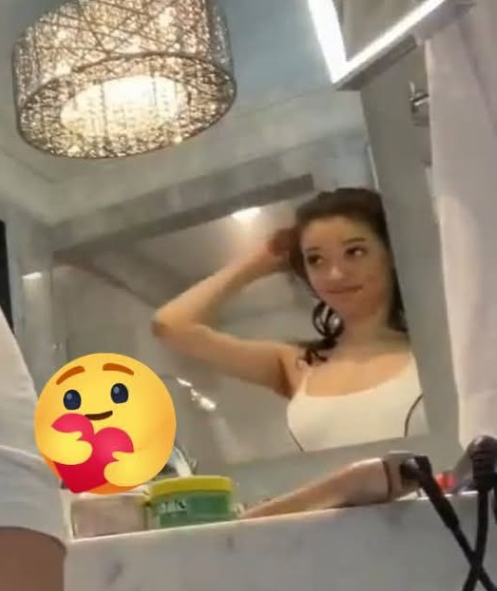 hoodlinksx's tweet photo. My curiosity is exploding 💥 Tell me everything! 😈 @Daphanezz @ManyVids
🎬 Full Length Vids 🔗 https://t.co/wwaMIOFd3z https://t.co/yHefeDbczH