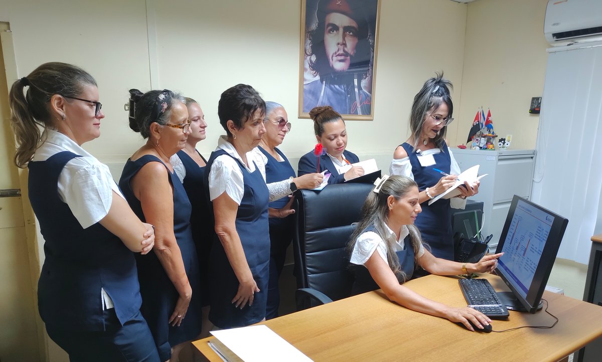💙Las mujeres cubanas han ganado espacios, defendido sus derechos y transformado la nación con su coraje y inteligencia. Aportan al desarrollo del país las féminas de @Etecsa_Cuba en #HolguínSí, #MujeresEnRevolución.<a href="/DarquirisC/">Darquiris Sánchez Castro</a>