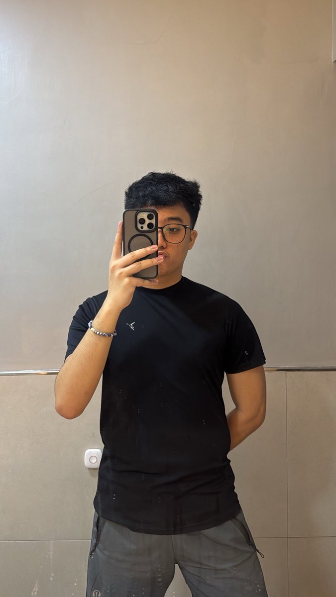 jfrost229's tweet photo. ang hirap maging consistent ah https://t.co/aoXjp3OWhN