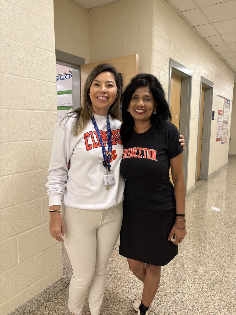 Dawn Cisneros-Fluellen (@dawncisneros) on Twitter photo Happy College Application Day, Cavs! We’re all cheering for you! 👏🏽 💙🧡#PurposeDrivenFutureReady <a href="/RNECavaliers/">Richland Northeast HS</a> <a href="/RNECollegeCtr/">Richland Northeast High College Center</a> <a href="/SusanMathewsRNE/">Susan Mathews</a> Happy College Application Day, Cavs! We’re all cheering for you! 👏🏽 💙🧡#PurposeDrivenFutureReady <a href="/RNECavaliers/">Richland Northeast HS</a> <a href="/RNECollegeCtr/">Richland Northeast High College Center</a> <a href="/SusanMathewsRNE/">Susan Mathews</a>