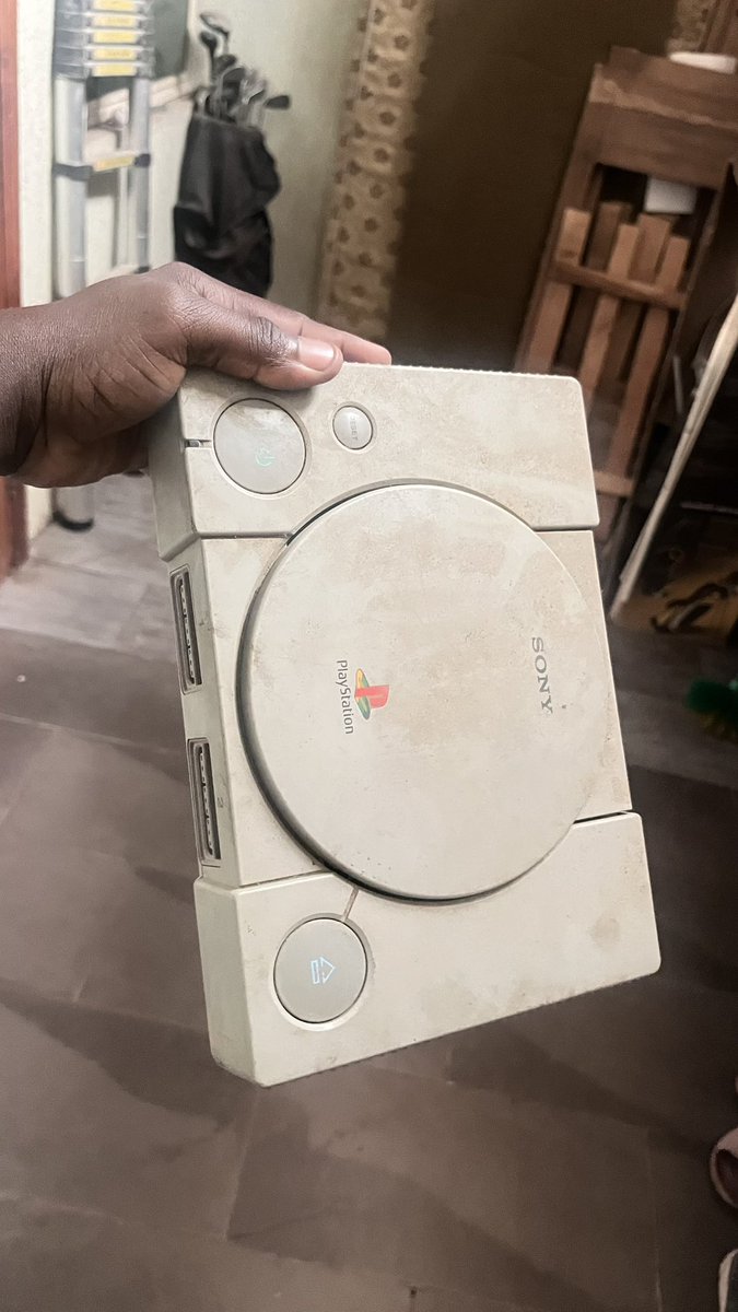 _MBad_'s tweet photo. #throwbackgames. PlayStation 1 days https://t.co/h3rJQrv9EY