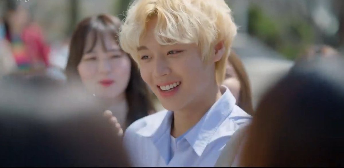 iiforjihoon's tweet image. Yeo jun me duele muchísimo,por fuera,siempre está con esa sonrisa radiante,siendo el chico popular que todos quieren. Pero cuando se queda solo,es como si la máscara se le cayera y nos dejará ver lo solo y roto que se siente en realidad 😭💔

#AtaDistanceSpringisGreenEp2