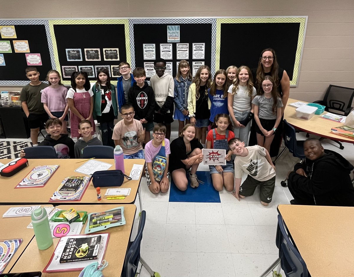 fpcsbchambers's tweet photo. First Day of 5th grade! #FairviewFirstDay @FPSchools https://t.co/U3Iz5KG6EJ