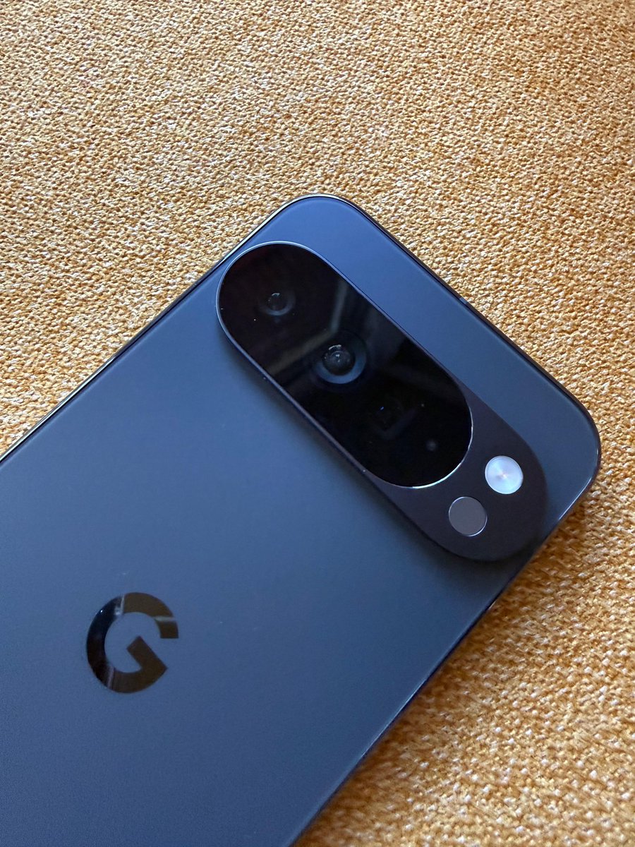 sameed_y's tweet photo. Got my hands on the Pixel 10 Pro XL! 

Al that predicts my needs, Magic Cue, Super Actua display that's unreal, and a camera that makes my DSLR jealous.

This phone isn't playing. 🤯
#Pixel10 #Pixel10ProXL #GoogleAl https://t.co/LWQVBEOqUj