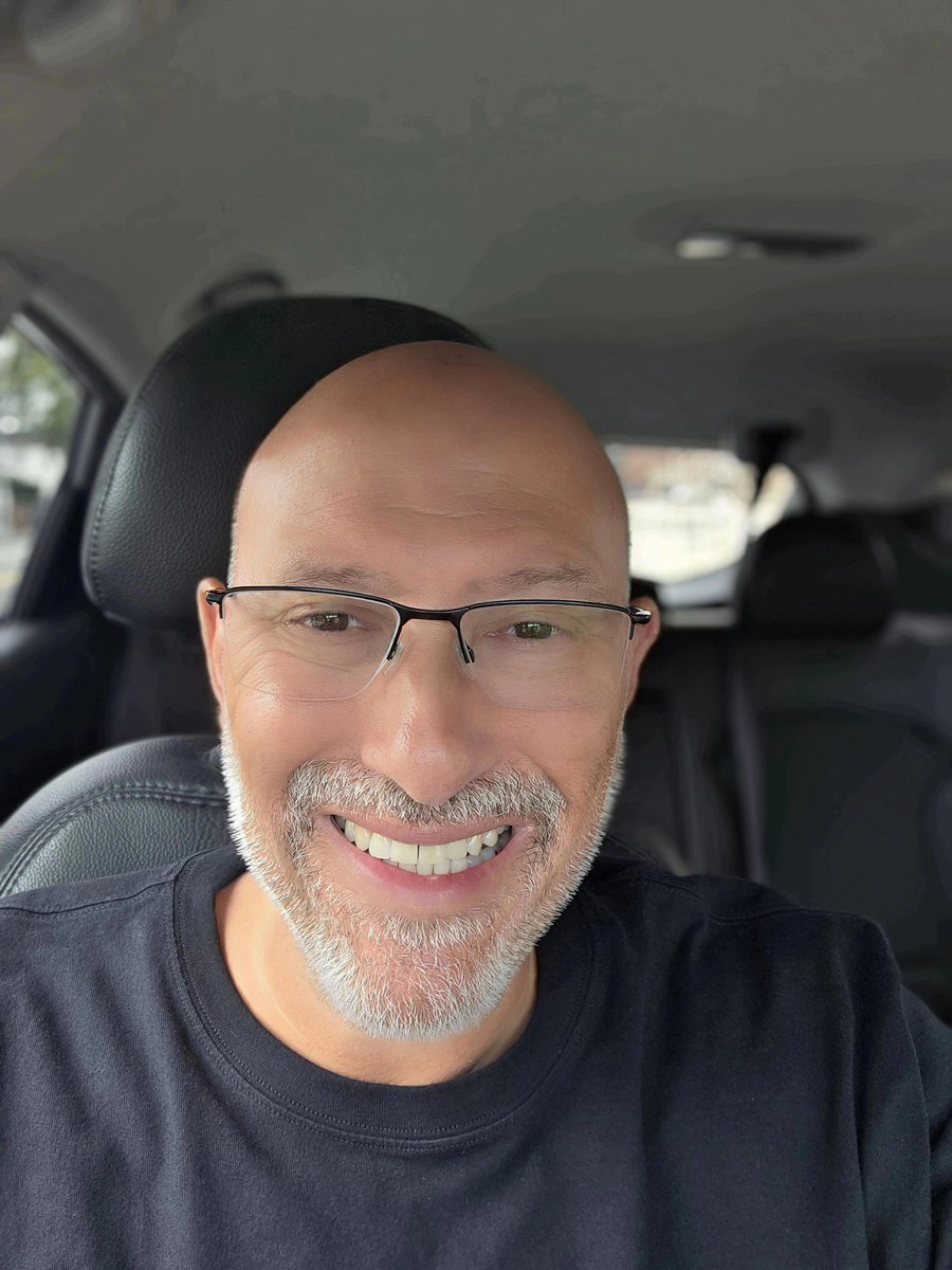 Thursday, on vacation smile. Low key day, just relaxing today. Going to throw burgers and hot dogs on the grill for dinner. How are you doing? What's making you smile today?