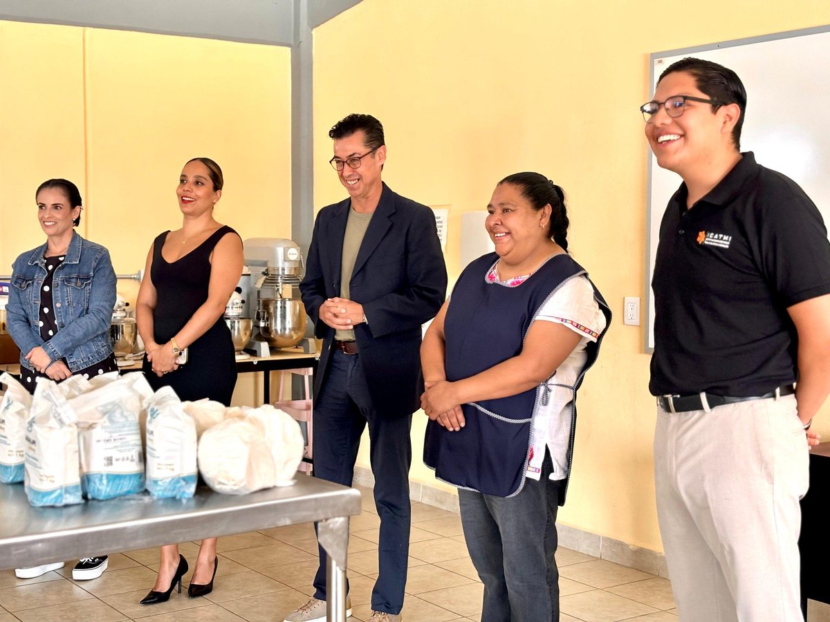 Con el fin de dar una mejor calidad de capacitación, se realizó la inauguración del Curso de Actualización a las y los instructores de la especialidad de Alimentos y Bebidas, dirigido a la cocina tradicional y básica en el plantel Icatmi Villas del Pedregal.