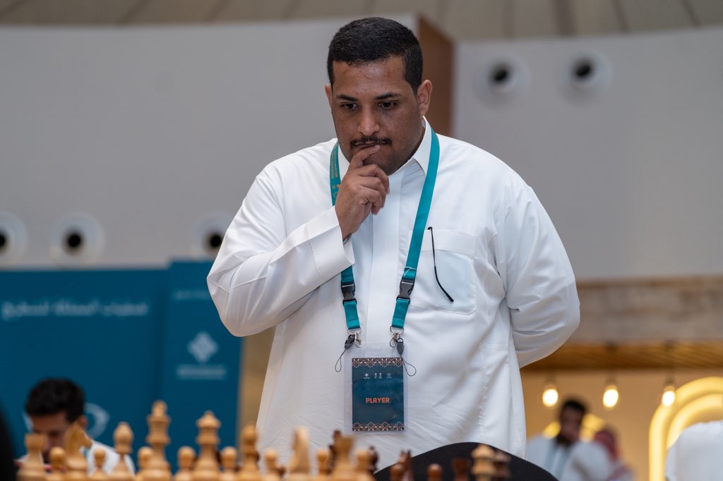KSAchess's tweet photo. 📸 لكل لاعب طريقة في التفكير 🤔

📌تصفيات بطولة المملكة للشطرنج في الرياض♟️ 

📍 مطل خزام في شركة NHC 
@SaudiNHC https://t.co/Xa4DVarDI6