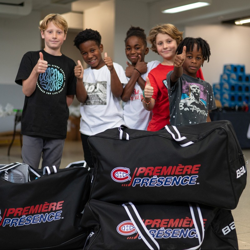 HockeyQuebec's tweet photo. Saviez-vous que plusieurs programmes existent pour rendre le hockey plus accessible?

Subventions, prêts d’équipement, programmes d’initiation… Découvrez des initiatives qui font la différence. ⤵️