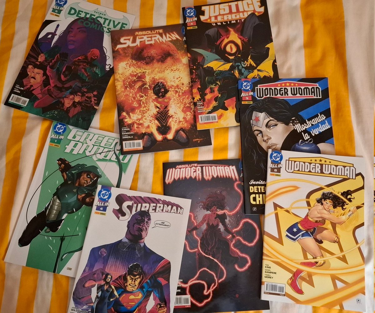 legoeldarion's tweet photo. Primera compra en @NormaComics y desde luego no será la última. Rapidez, empaquetado perfecto y con golosinas de regalo 😋
Ahora a leer DC en vena.
¡Encantadísimo!
#NormaComics https://t.co/dO3rIIHUSB