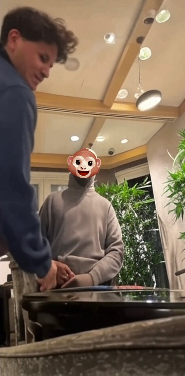 Sizeab1e (re/tard) tweet media