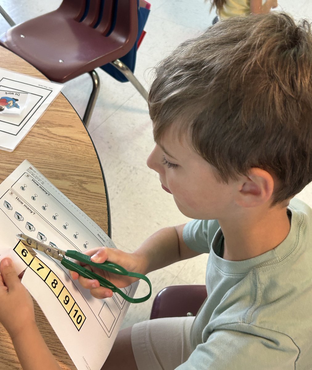 MVESGainesville's tweet photo. Mr. Patrick’s class is building strong number sense every day 💚🌟👏 #TheTrojanWay #BeALearner @Hall_Schools https://t.co/FCSdtfLHGP