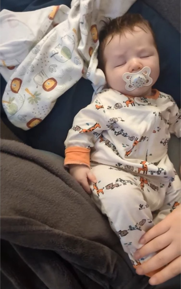 TwinkleCave tweet media