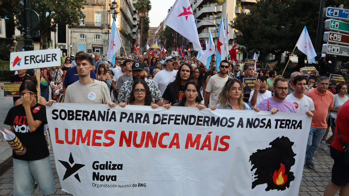Hoxe a mocidade galega saímos ás rúas en todo o país para dicir alto e claro que non imos permitir que as políticas forestais do PP sigan condenando o noso rural ao abandono, aos lumes e ao espolio colonial.