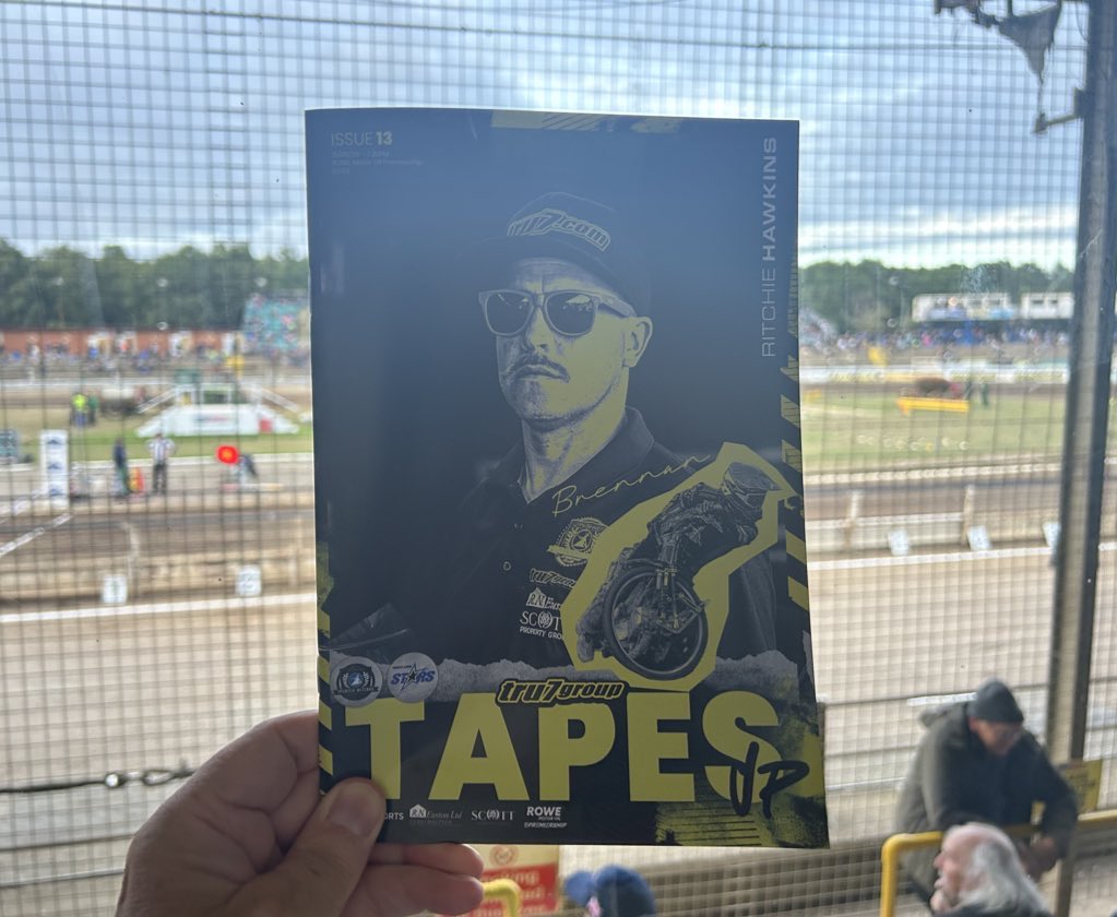 StephenFoz's tweet photo. Final score here at #Foxhall - @ipswichspeedway 51 @KLSpeedway39. A comfortable win which consolidates the Suffolkโs already strong position at the top of the table. @BBCSuffolk @SpeedwayGB https://t.co/UsY2FjIQVL