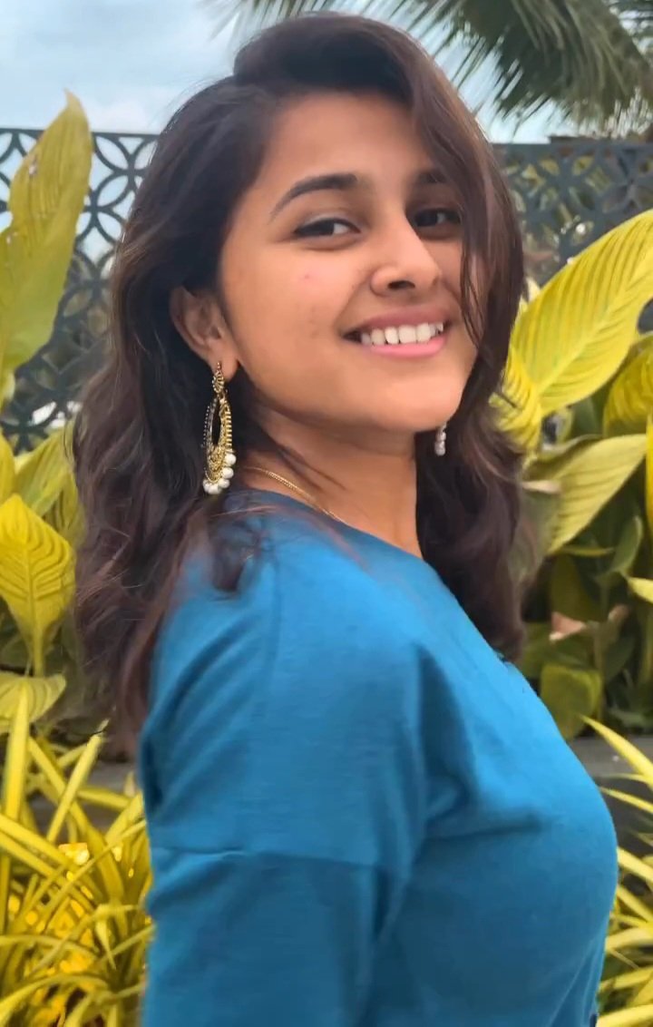 Ippola my fav serial munda ayioooo pakka pakka veriya iruku shhhh