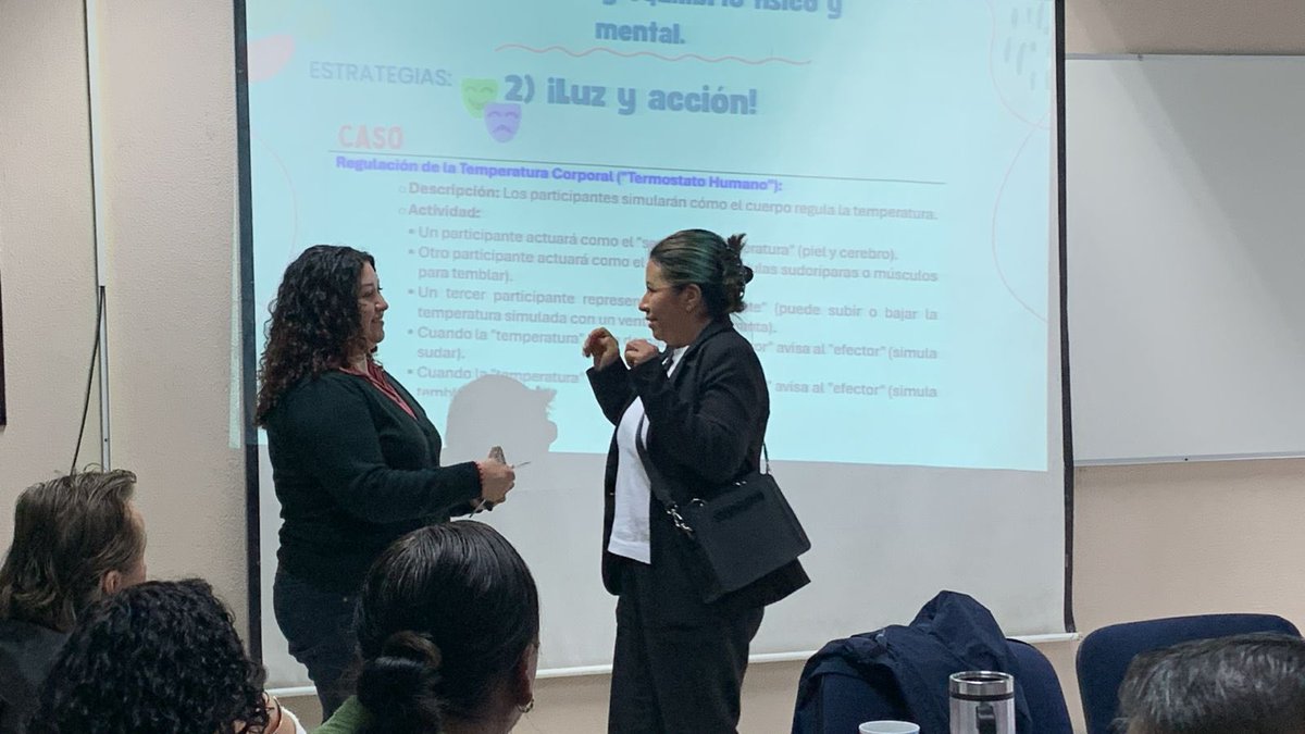 El lunes 18 de agosto de 2025 concluyó la Jornada de la Academia de Biología del <a href="/IEMS_CDMX/">IEMS CDMX</a> realizada en la Sala de Juntas del Plantel Azcapotzalco 1, con una serie de exposiciones sobre las estrategias de enseñanza y evaluación para las asignaturas de Biología 1 y 2