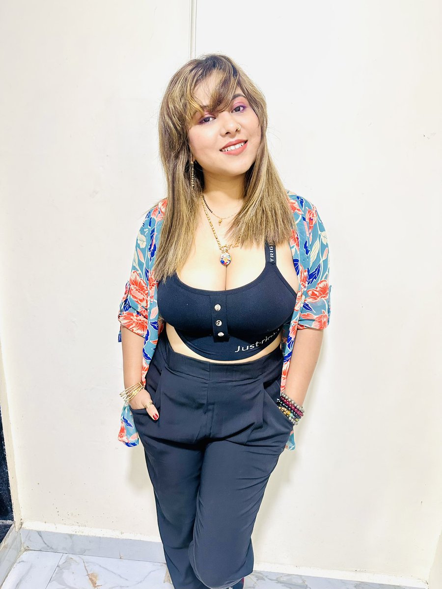 Kindly follow her new Instagram account:
instagram.com/nandysrocks?ig…
<a href="/tinanandys/">Tina Nandy</a>