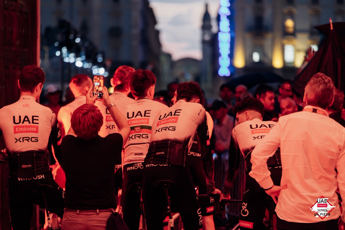 Team presentation night in Torino, ready for #LaVuelta25 👋.

#WeAreUAE