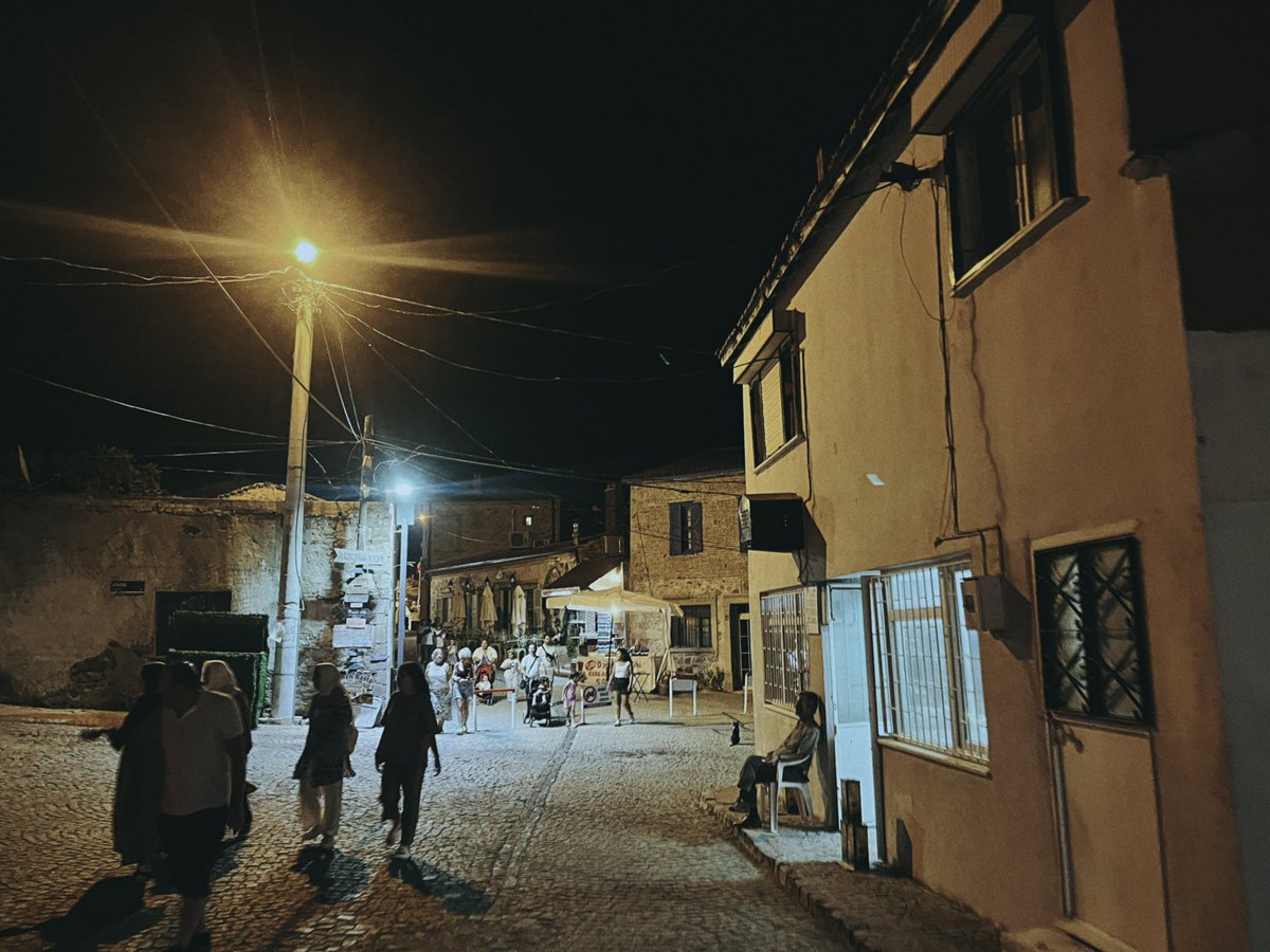 bir ateşsin içimde tanrının yaktığı*