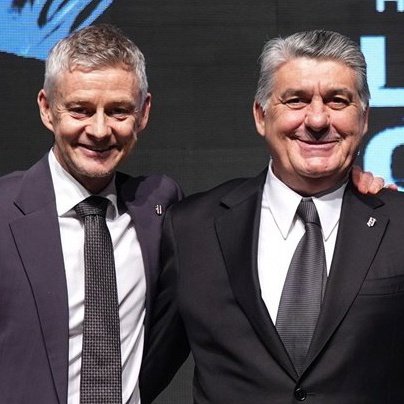 Tek kelime ile rezalet...Halı sahaya çağırmayacağım topçular profesyonel futbolcu olarak Beşiktaşımızda oynuyor..Delirmemek elde değil

Ne iş yaparsınız bi anlatsanıza ikiniz  #LSvBJK