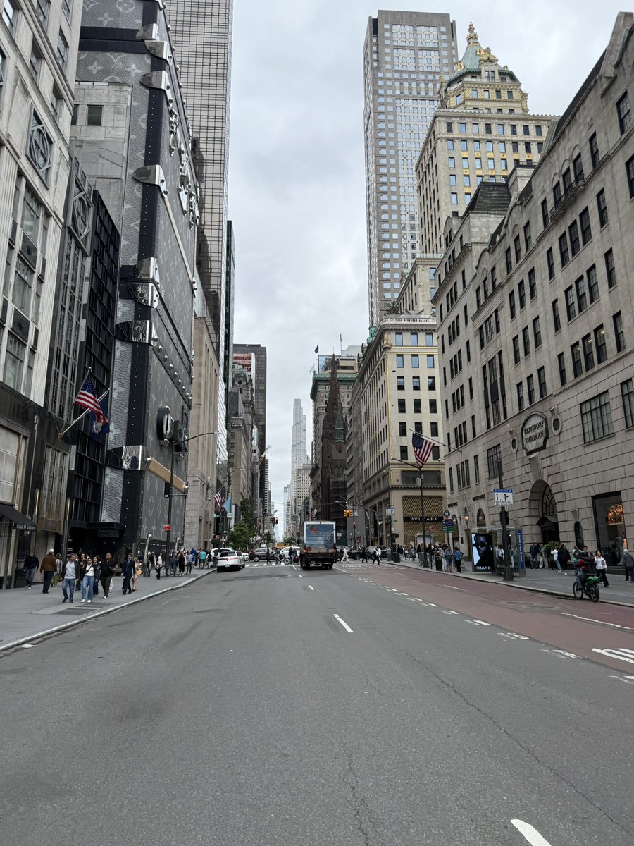 thiagoisbeck's tweet photo. New York, I am in you (again)!! https://t.co/T2Eocu1ku3