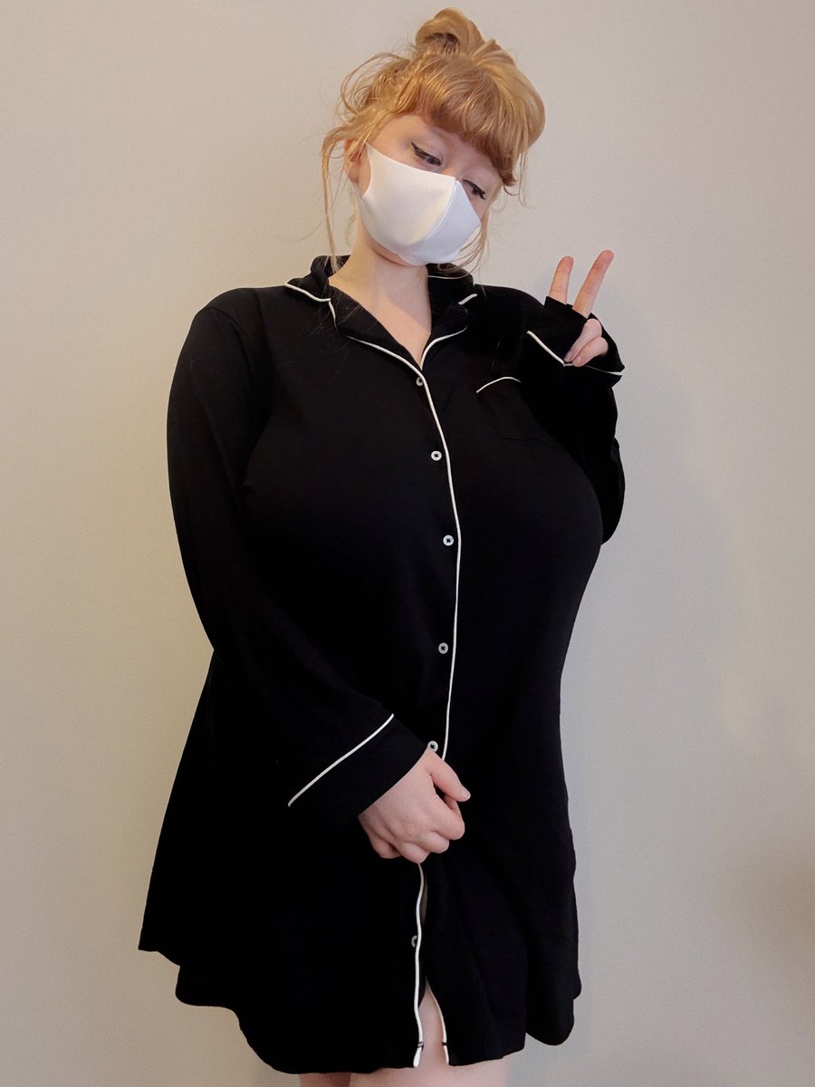 sunbeamsoftness's tweet photo. Oversized pyjamas are so lewd https://t.co/VG7cCLBbDr