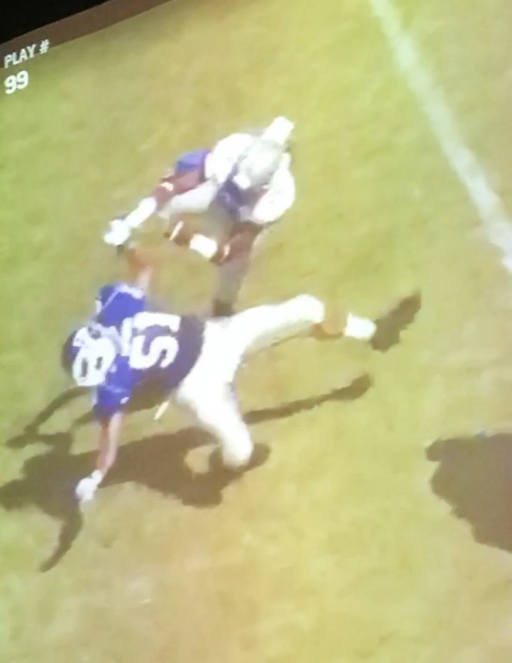 Like cmon bruh 😭😭😭😭😭😭 look at Watts shadow bro lmfao