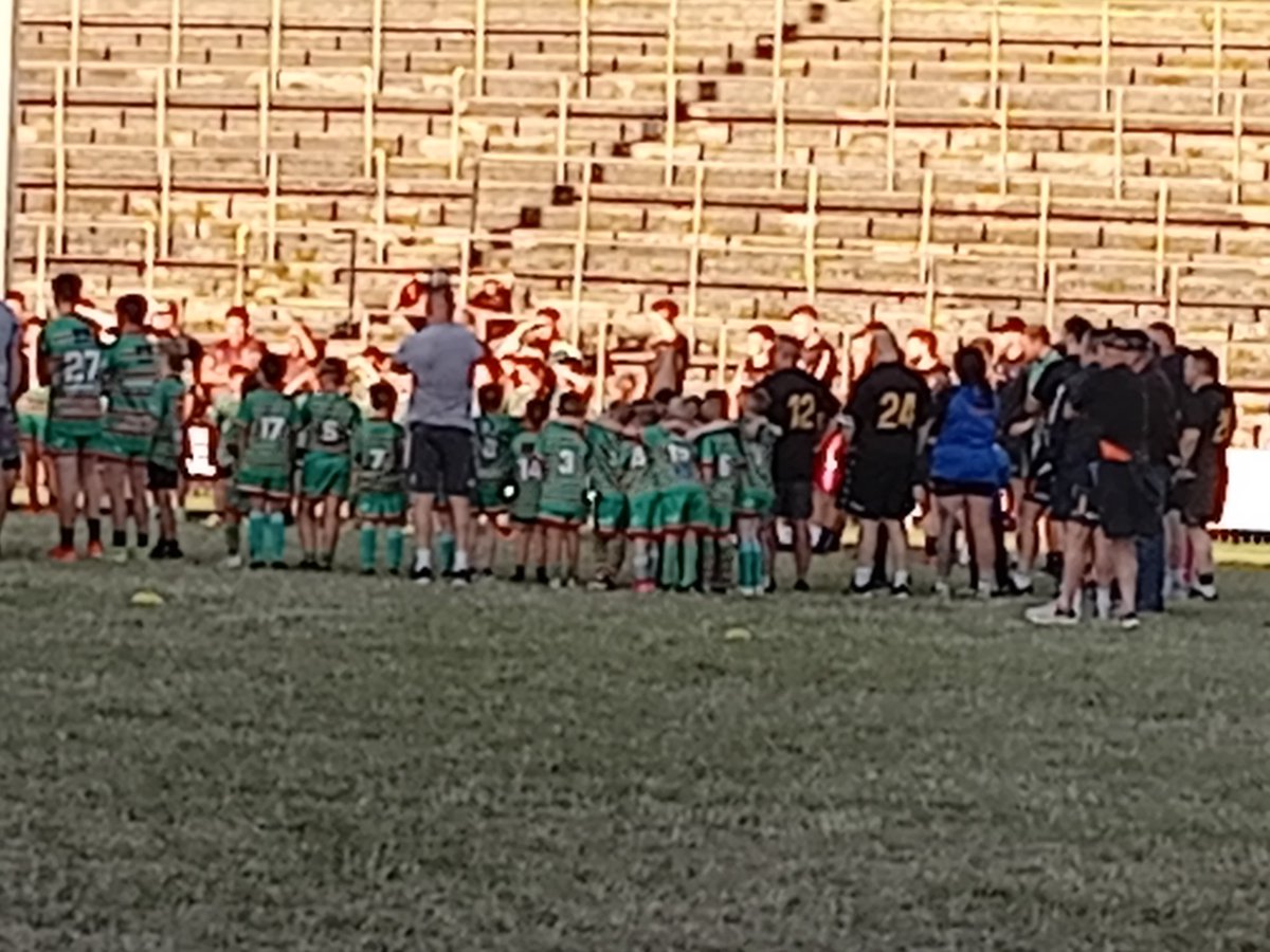 Ebbw Vale Rugby (@evrfc) on Twitter photo 'One club' training session for all teams playing out of the Ciner Glass Community Stadium this season. All ages, men, women, boys, girls and our <a href="/dragonsrfc/">Dragons RFC 🐉</a> Allstars mixed ability side. This 👇 ❤️🇭🇺🏉
#oneclub
#allages
#mixedability
#inclusive
<a href="/WelshRugbyUnion/">Welsh Rugby Union 🏴</a>
<a href="/SuperRygbiCymru/">Super Rygbi Cymru</a> 'One club' training session for all teams playing out of the Ciner Glass Community Stadium this season. All ages, men, women, boys, girls and our <a href="/dragonsrfc/">Dragons RFC 🐉</a> Allstars mixed ability side. This 👇 ❤️🇭🇺🏉
#oneclub
#allages
#mixedability
#inclusive
<a href="/WelshRugbyUnion/">Welsh Rugby Union 🏴</a>
<a href="/SuperRygbiCymru/">Super Rygbi Cymru</a>