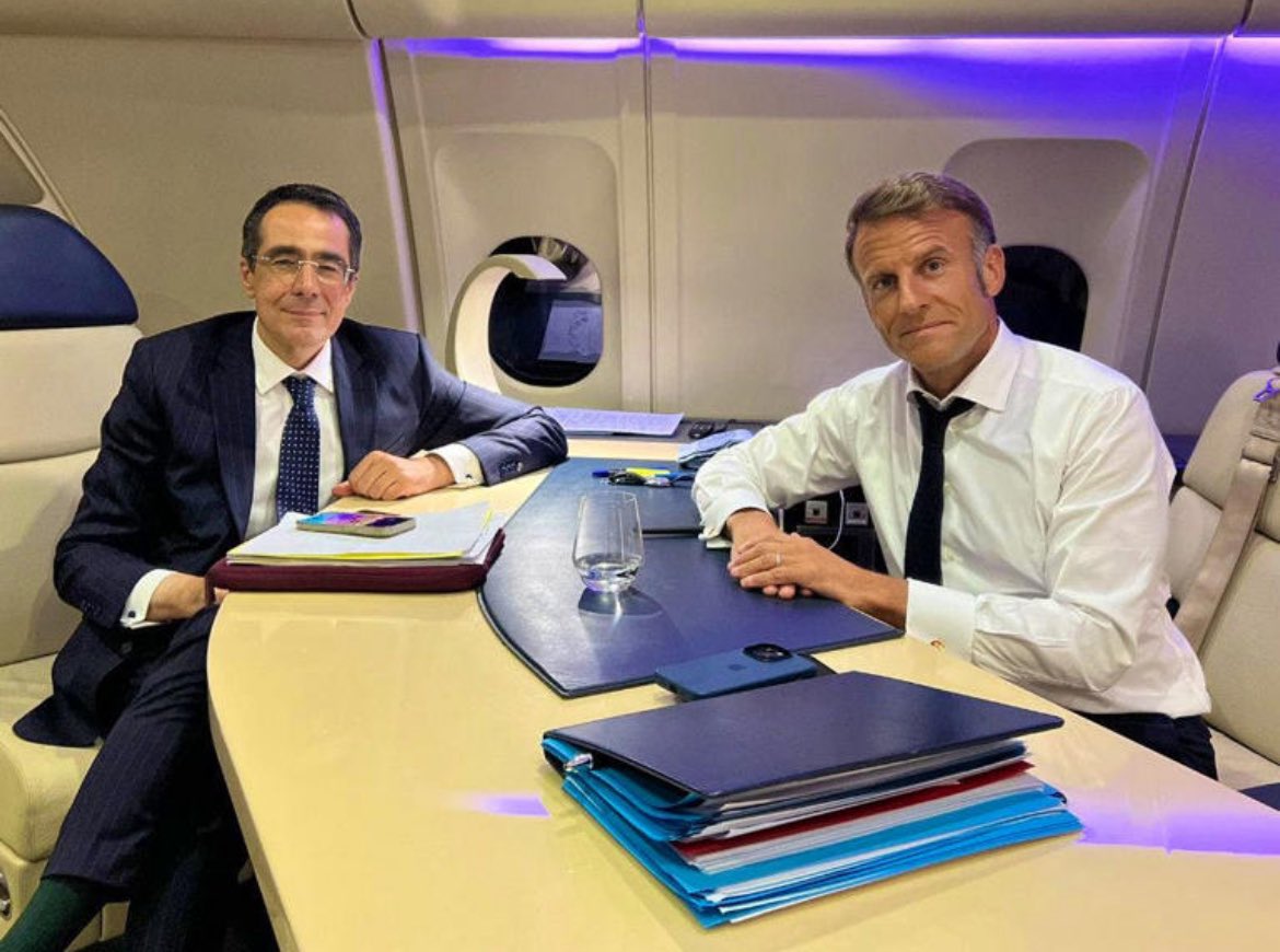 💣 Candace Owens lâche une nouvelle bombe !

Macron a choisi Darius Rochebin (LCI) pour l’accompagner à Washington et lui donner une interview exclusive. 

Problème ? 

Ce journaliste a quitté la TV suisse en 2020 après de lourdes accusations : 

mains baladeuses, allusions