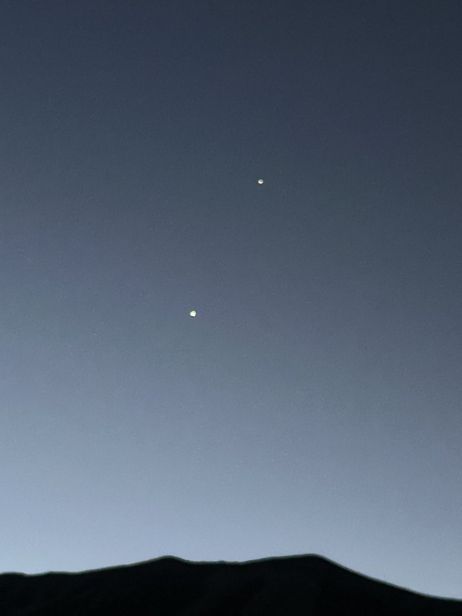 Az4xtFPXgb2QZO2's tweet photo. 立山の夜空
木星と金星？

#立山
#富山
#星 https://t.co/MfnBn2gpr6