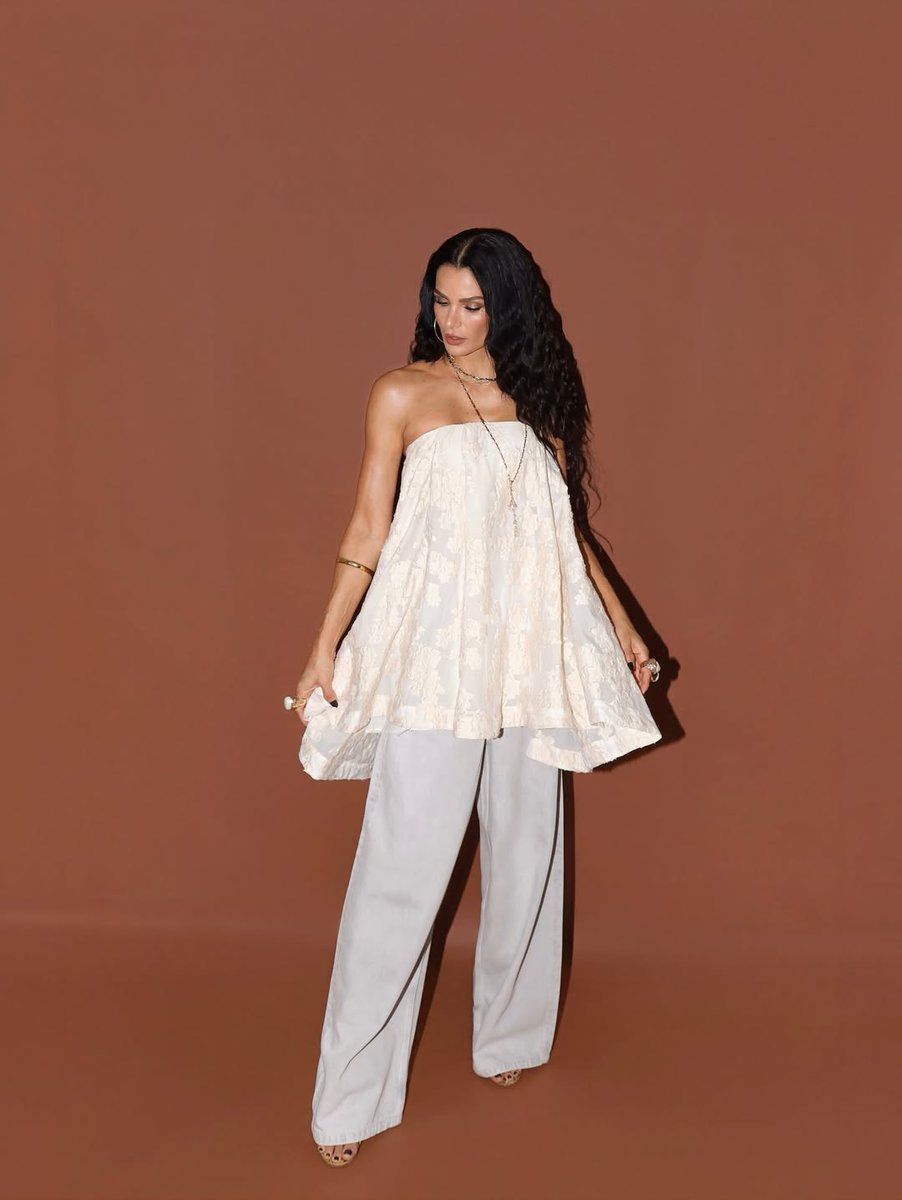 fefemotta's tweet image. A @hm celebrou sua chegada ao Brasil num evento histórico, apresentando a coleção Primavera/Verão 2025 em meio a performances de Tyla, Anitta, Gilberto Gil e Agnes Nunes. 🎶👗

Bem-vinda, H&amp;amp;M — o Brasil é todo seu!