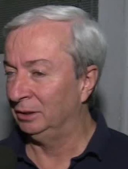 LeaDG1990's tweet image. Berlanga cuando le dan 5 palos para que intente traer un jugador de Godoy Cruz/Berlanga cuando lo mandan a las puertas del monumental con una tarjeta sube en negativo y 0 pesos en los bolsillos