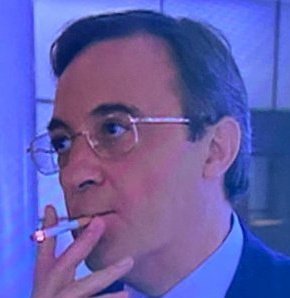 LeaDG1990's tweet image. Berlanga cuando le dan 5 palos para que intente traer un jugador de Godoy Cruz/Berlanga cuando lo mandan a las puertas del monumental con una tarjeta sube en negativo y 0 pesos en los bolsillos