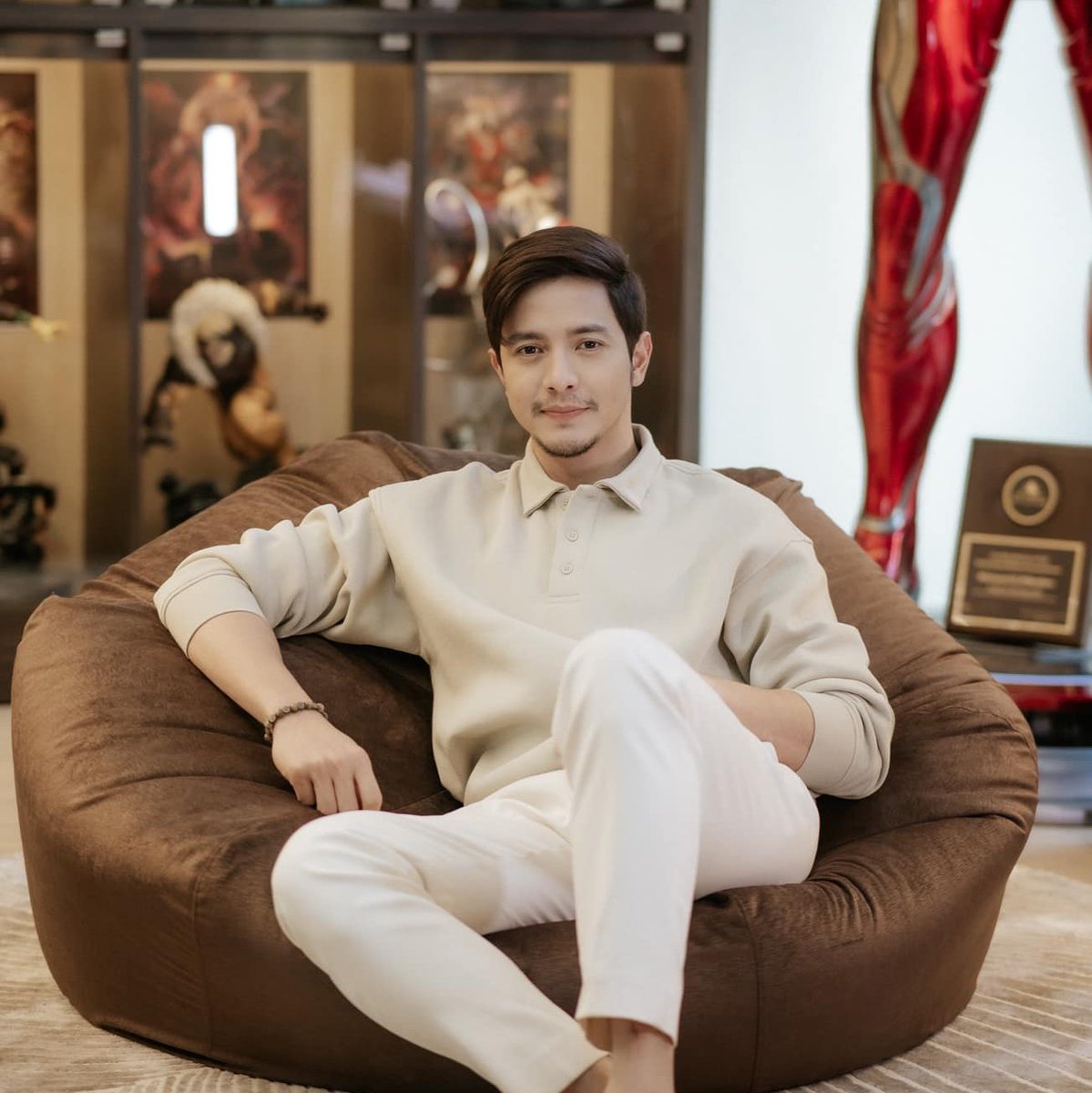 AldenTrendsOFC's tweet photo. ALDEN RICHARDS' UPDATED PROFILE PHOTOS 📣

Here are the latest profile photos of ALDEN on FB, IG, and X 🥰

THREE PLATFORMS.
THREE UNIQUE PHOTOS.
ONE MAN WHO MATTERS.
ALDEN RICHARDS.
😍😍😍

@aldenrichards02 
#ALDENRichards