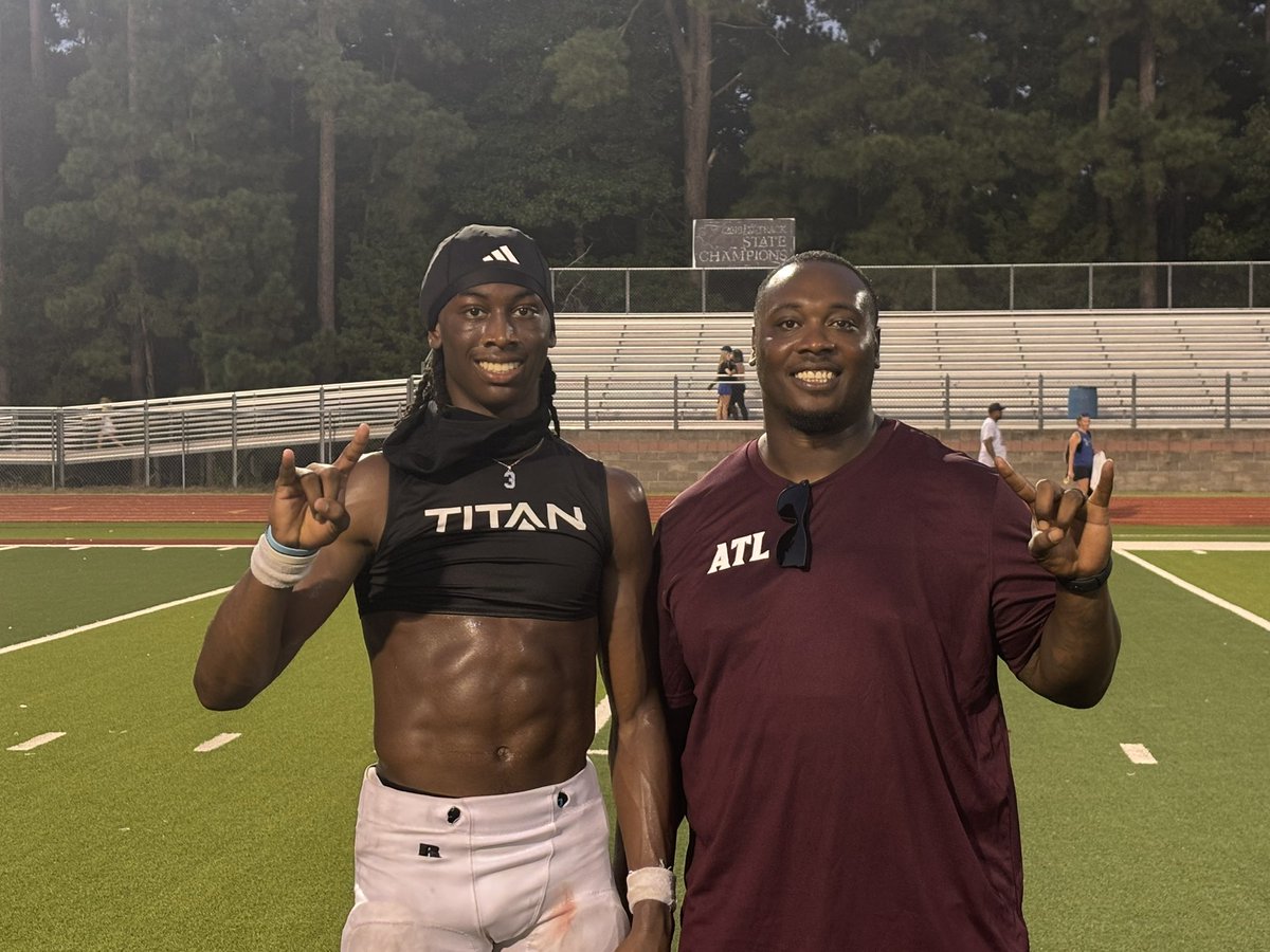 2028 Atlanta (Texas) TE/DE CJ Whaley is the real deal. 6’6, 200+ pounds.. multiple TDs in scrimmage win over Daingerfield. 

Son of former Texas &amp; Dallas Cowboys DL Chris Whaley. 

LSU, Arkansas, Mississippi State, TCU, Texas Tech have all offered the <a href="/Rivals/">Rivals</a> Industry Ranked No.