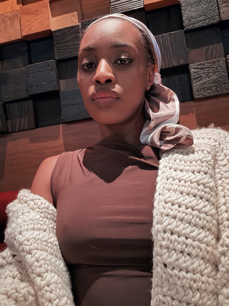 albcanada's tweet image. my two moods:😒🥰 #lostfiles