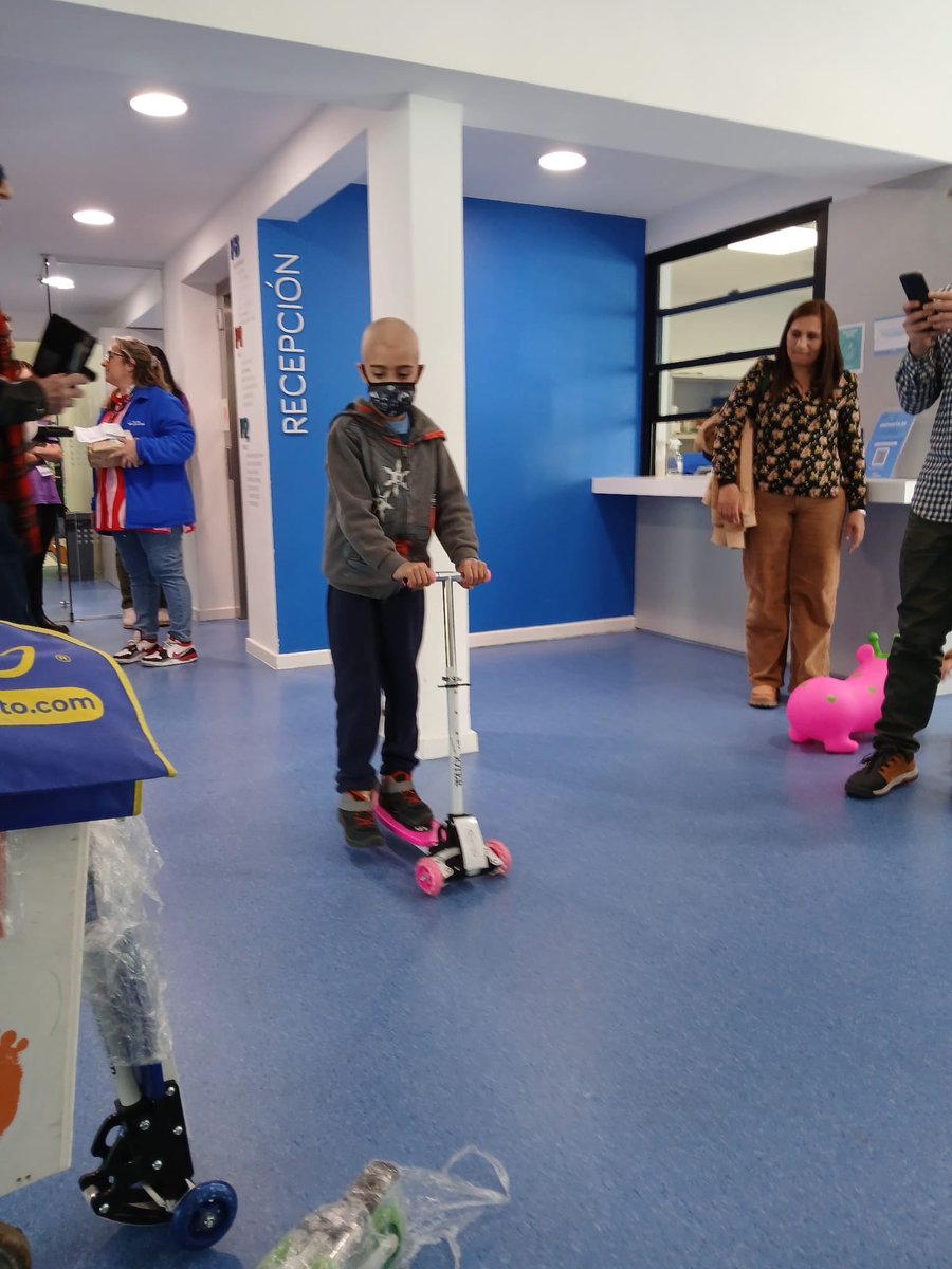 Gracias a Rotary Club Pocitos y ⁦<a href="/famigosuy/">Fundación Amigos</a>⁩ hoy los valientes con mucha alegría y respeto empezaron a solucionar el problema de circulación en ⁦<a href="/perezscremini/">Fundación Pérez Scremini</a>⁩