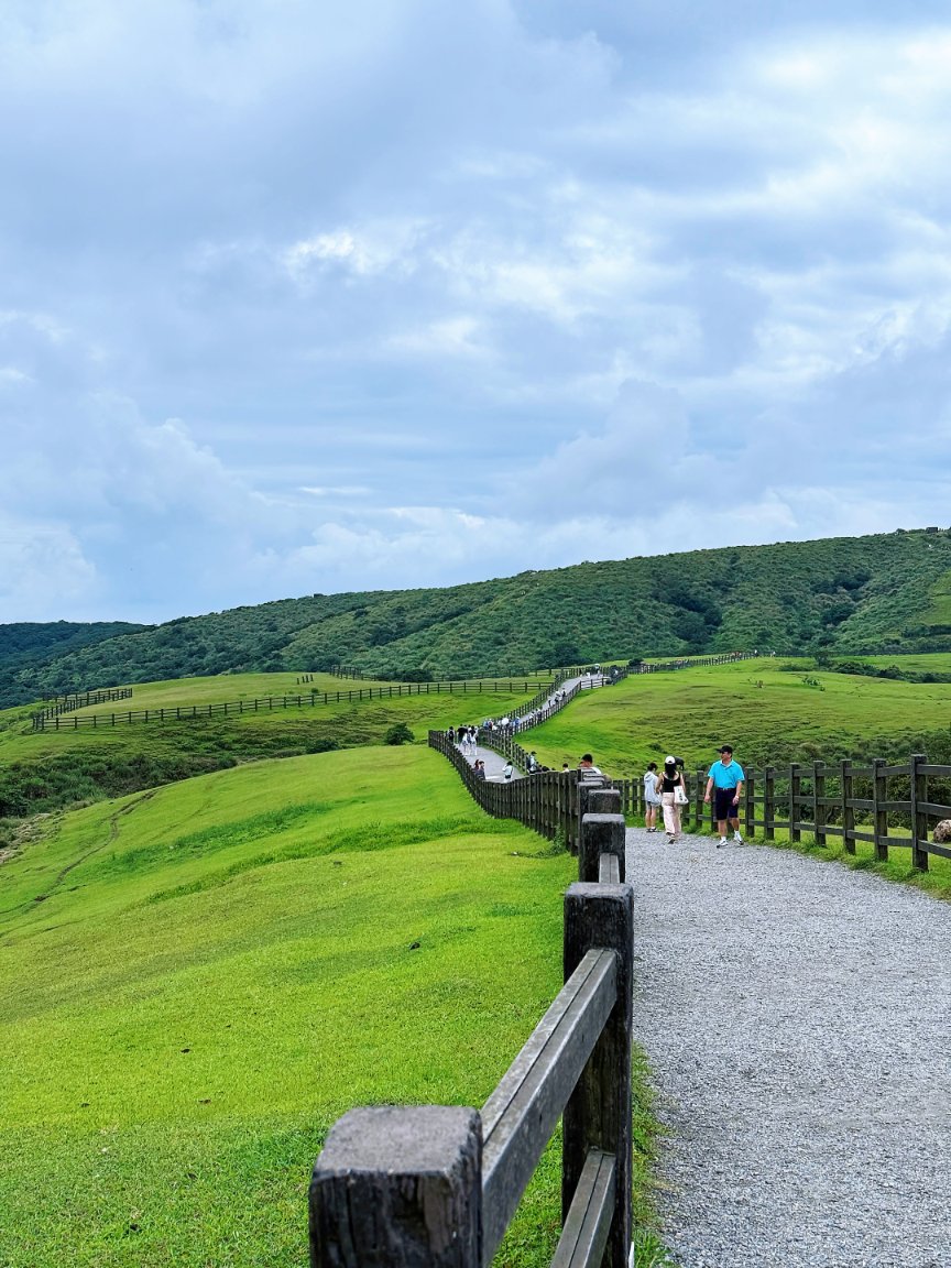 Joncodards's tweet image. 空と大地のコントラストが心を落ち着かせる🌤️