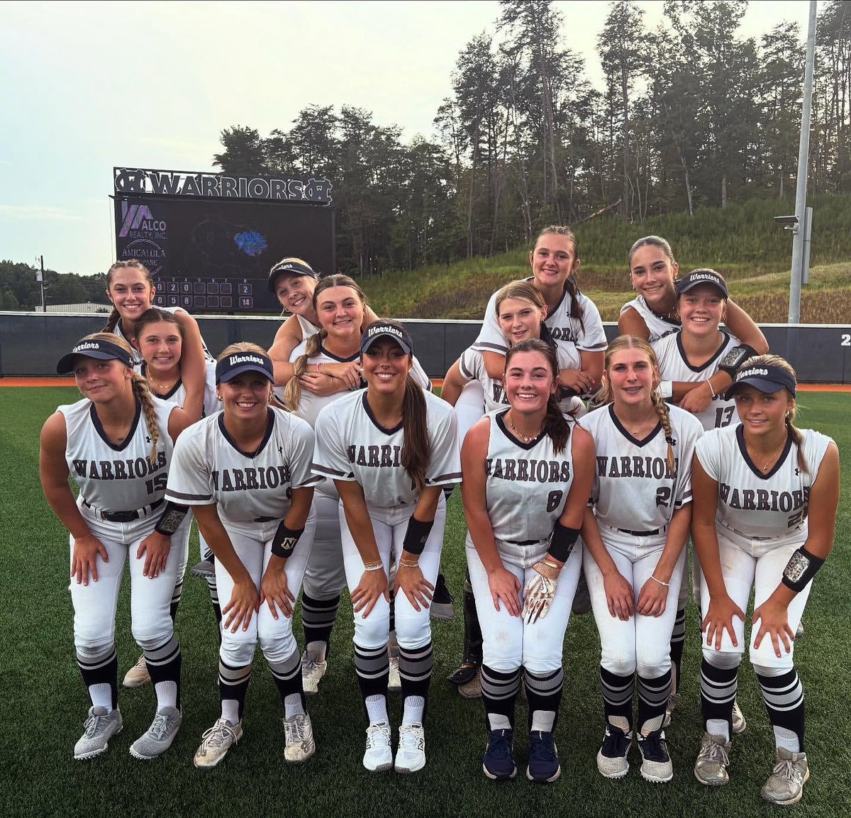 whitecounty_hs's tweet photo. The Lady Warriors with a win tonight against Chestatee! Great game, ladies!
@WCwarriorAD
#win #regiongame #proud #ladywarriots #whitecounty #whiteco #teamwork #softball #tookhomethewin https://t.co/fIjF6Njvf1