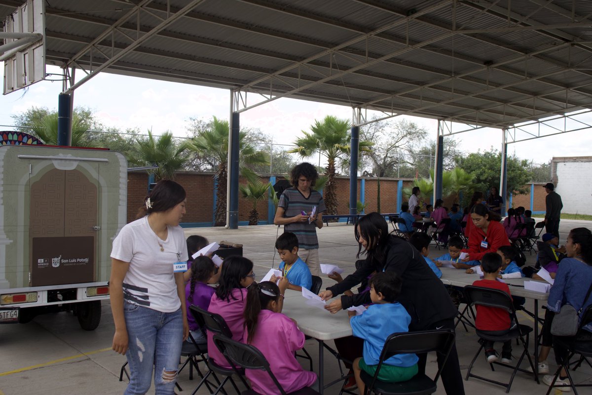 🙌📚 Agradecemos a la Dirección de Educación Municipal por sumarse a nuestro Campamento de Verano en La Pila.
🚐✨ Con el Aprendimóvil y la Biblioteca Móvil, nuestras niñas y niños disfrutaron dinámicas, lectura, pintura y el divertido taller “Odisea Jurásica”.
<a href="/EF_Galindo/">Enrique Galindo C</a>