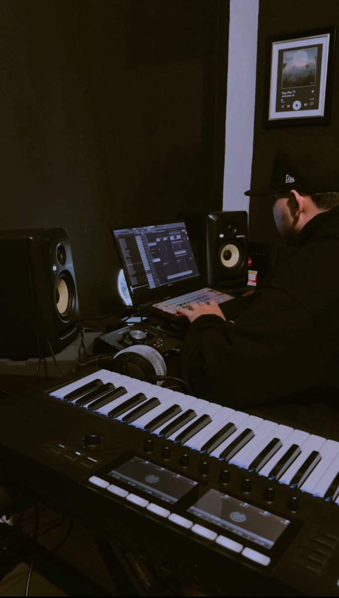 Adrik_Music's tweet photo. 🎹🎼 https://t.co/kTxi1ZOGf1