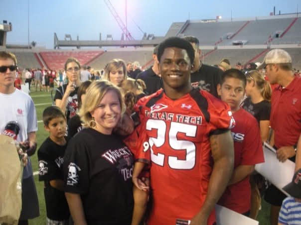 KoehlerBecky's tweet photo. Throwback to Meet the Raiders 16 years ago... Baron Batch! #wreckem #alwaysaredraider #redraiderforlife #15to1 https://t.co/VfooUDRiFW