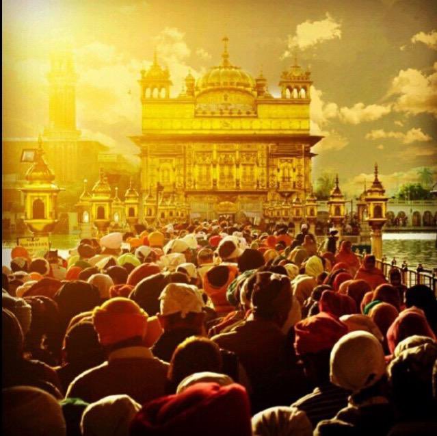 Agya bhai Akal ki tabhi chalayo Panth. Sabh Sikhan ko hukam hai Guru manyo Granth. 🙏