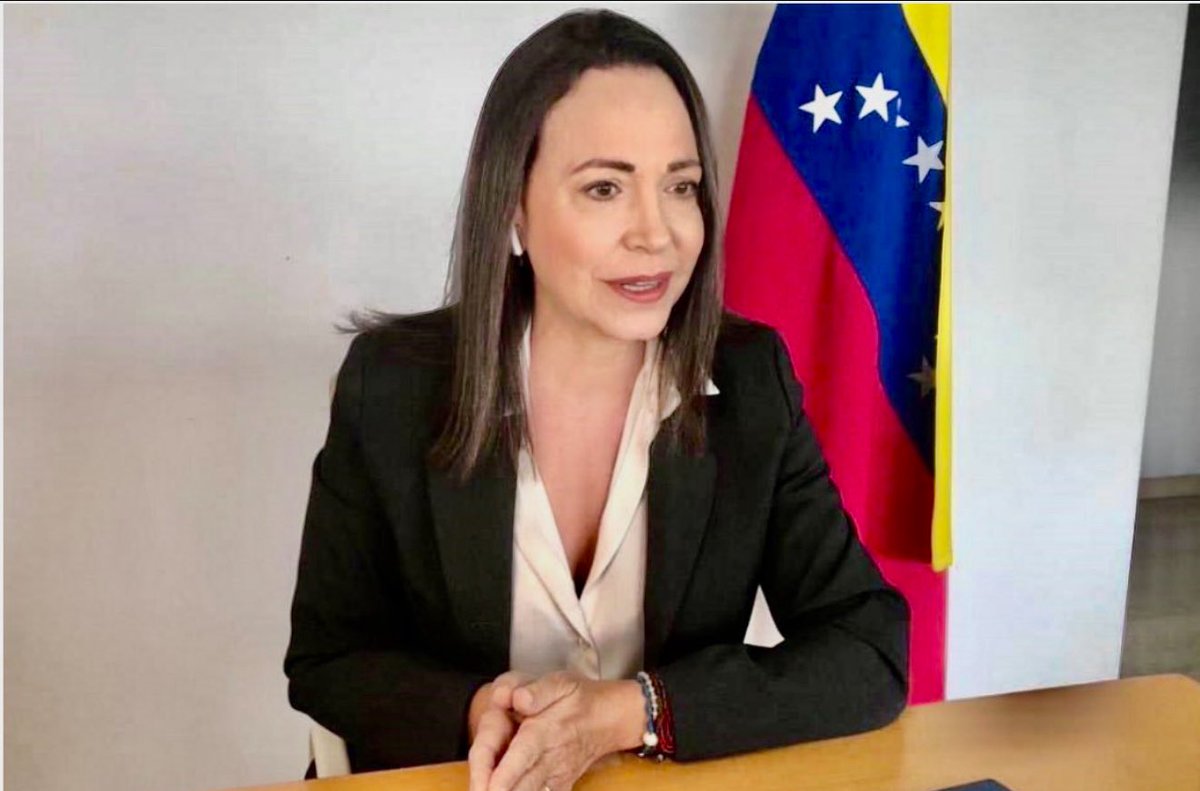 Quiero hacer un sondeo de cuántas personas seguimos apoyando a la Dama De Hierro María Corina Machado

Háganmelo saber: