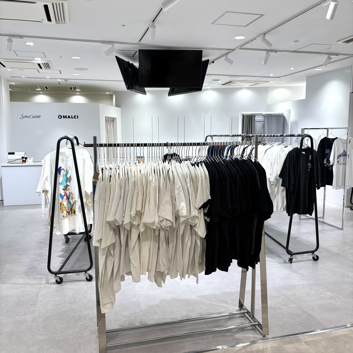 MARS ビジューカチューシャ♡ロゴプレート付き マーズ 平成 MARS ビジューカチューシャ♡ロゴプレート付き マーズ 平成