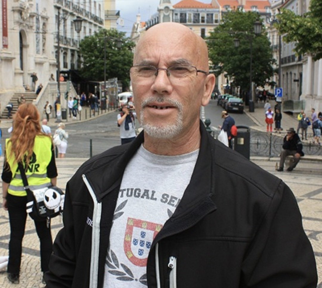 O Nacionalismo ficou mais pobre. Camarada fiel, lutador e exemplo de dedicação ao partido, ficará na memória de todos os que com ele conviveram, não só como militante, mas como dirigente activo e empenhado, onde foi membro da Comissão Política.
Camarada Vítor Ramalho, 
Presente.