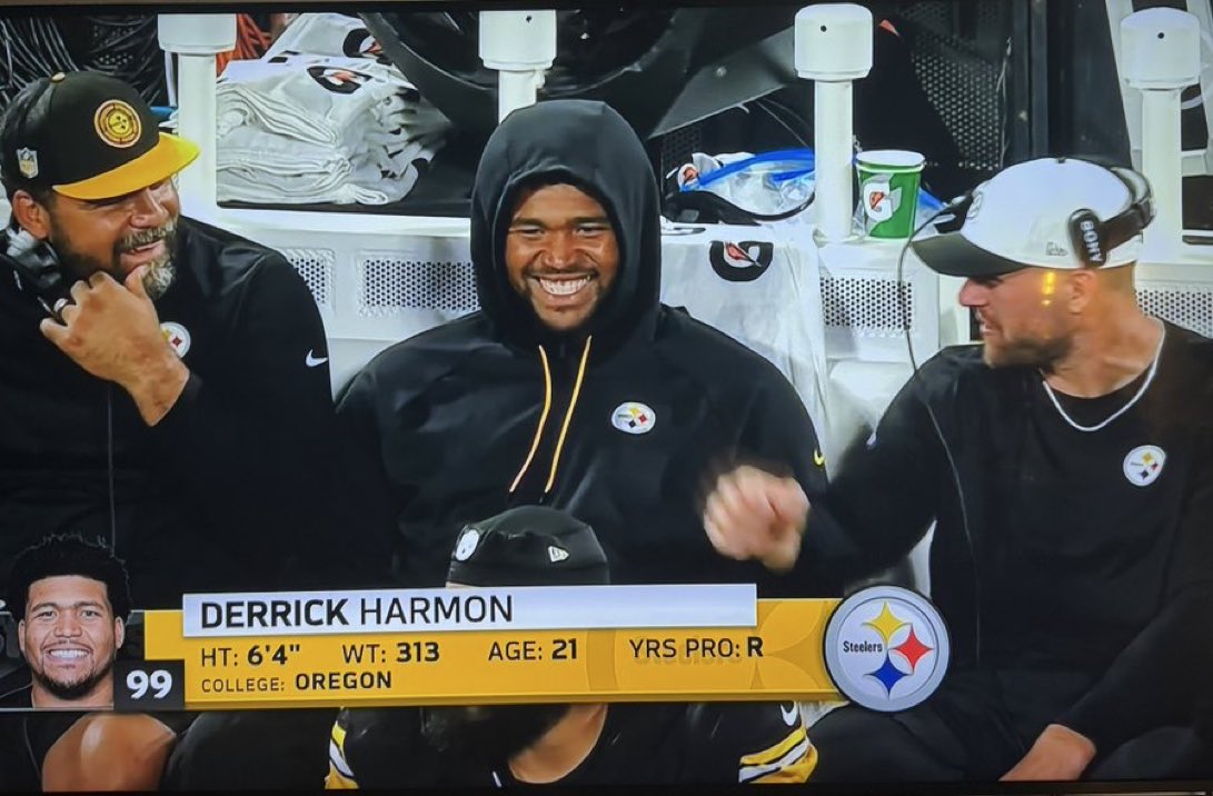 All Smiles!! ❤️🙏

Derrick Harmon seems to be fine!

#NFL #Steelers