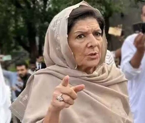 افسوس ناک 📛
لاہور میں علیمہ خان کے گھر پر سادہ کپڑوں میں ملبوس افراد کا حملہ
 علیمہ خان کے بیٹے کو اغوا کر لیا گیا ہے

#pti #imrankhanPTI #free