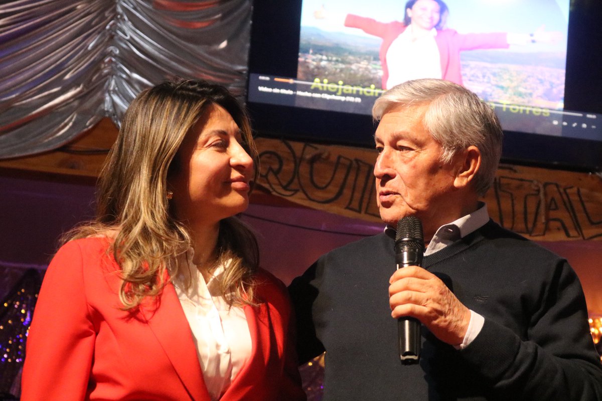 sandovalplaza's tweet photo. 📌 La región necesita liderazgos con compromiso, cercanía y una profunda vocación de servicio. 
📌 Por eso apoyamos a @AlejandraAysen, una mujer con un gran compromiso por los ayseninos.
📌 Su voz en el Congreso será la fuerza q necesitamos. Los invito a sumarse a este desafío 💪🏽 https://t.co/LV55DC9T1u